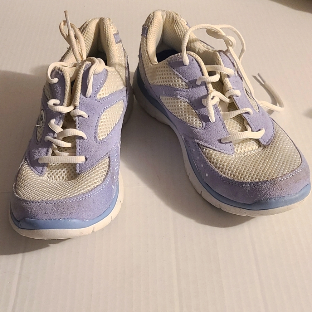 Doctor Scholls tennis shoes